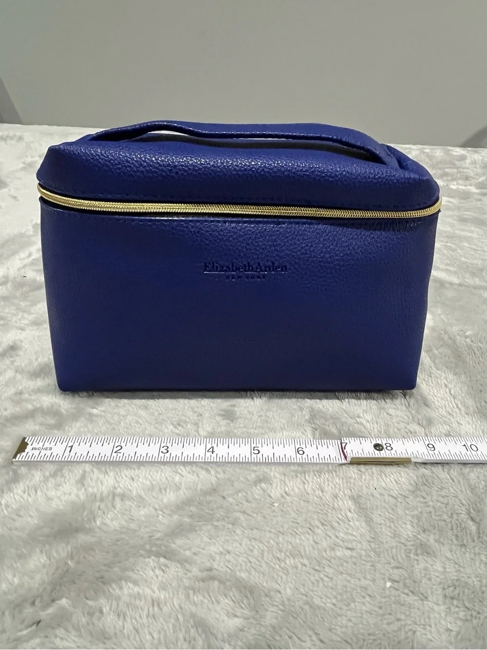 Elizabeth Arden Cobalt Blue Faux Pebble-Leather Cosmetic Train Case 💙✨